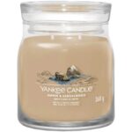 Yankee Candle Amber & Sandalwood Medium Signature Jar Candle - Image 3