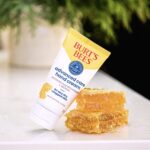 Burt's Bees Advanced Care Hand Cream for Very Dry, Chapped Skin 70g - Image 5