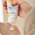 Burt's Bees Advanced Care Hand Cream for Very Dry, Chapped Skin 70g