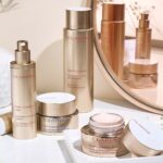 Clarins Nutri-Lumiere Night Cream 50ml - Image 4