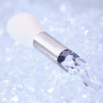 Catrice Cosmetics Arctic Illusion Frozen Wonders Highlighter Brush - Image 2
