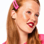 Essence Baby Got Holo Glow Highlighter Stick 5g - Image 3