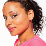 Essence Baby Got Holo Glow Highlighter Stick 5g