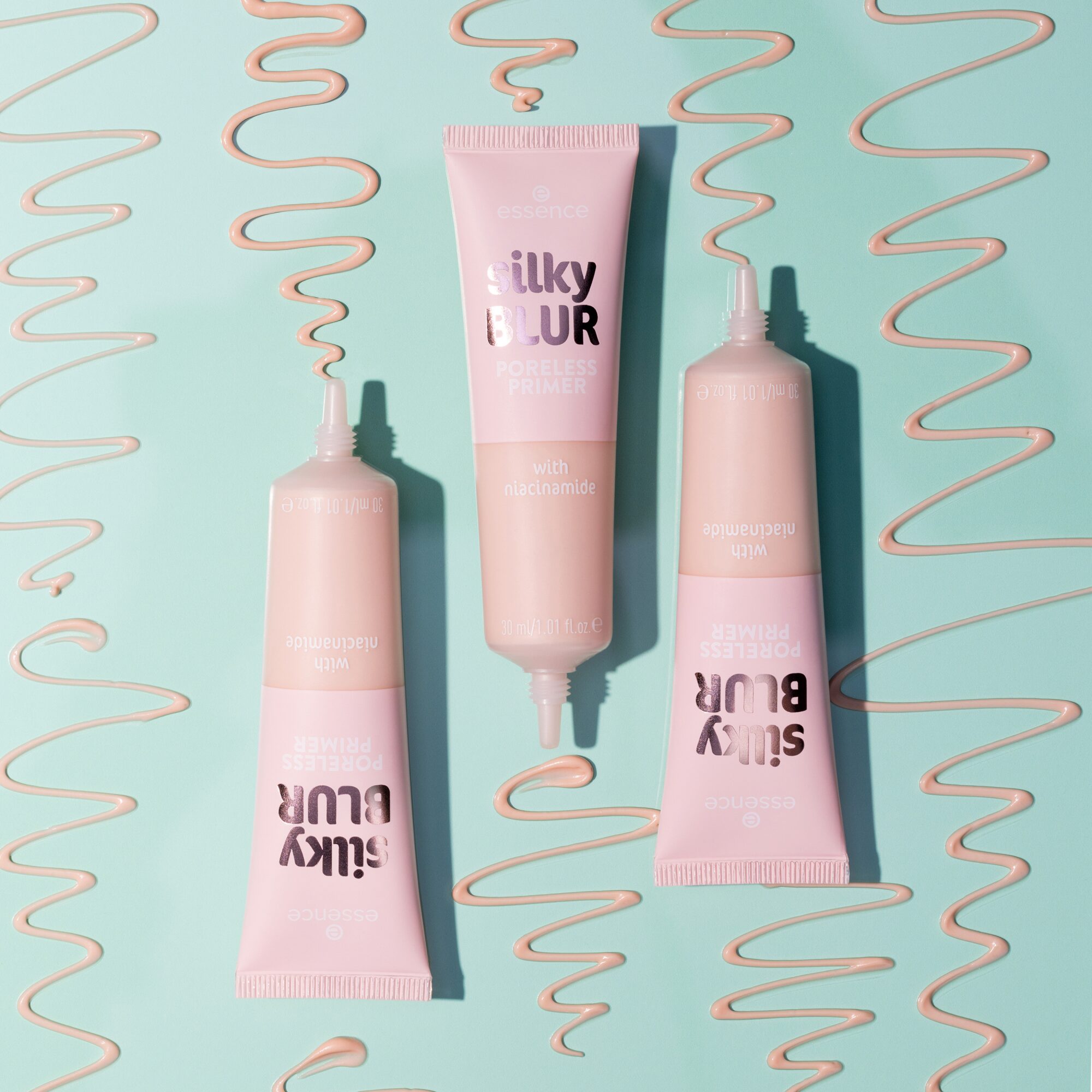 ES1023-6.jpg Essence Silky Blur Poreless Primer 30ml - Image 1