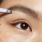 Essence Brow Tweezer - Image 4