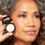 Laura Geller Baked Natural Glow Highlighter French Vanilla 1.8g - Image 4