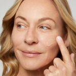 Laura Geller Spackle Skin Perfecting Primer Brighten-n-Blur 59ml - Image 4