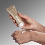 Margaret Dabbs London Pure Hands Repairing Hand Cream 200ml - Image 6