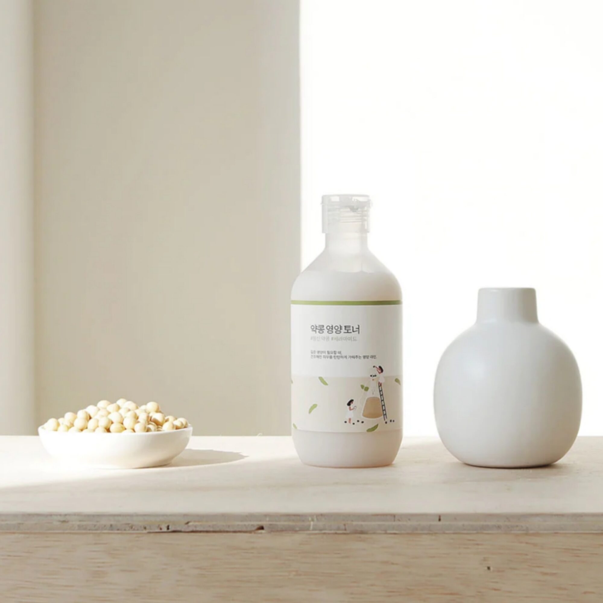 RLAB0010-1.jpg Round Lab Soybean Nourishing Toner 300ml - Image 1