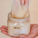Tree Hut Shea Sugar Scrub Vanilla 510g - Image 4