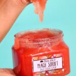 Tree Hut Shea Sugar Scrub Peach Sorbet 510g - Image 4