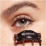 Essence All The Way Up Lash Curler - Image 2