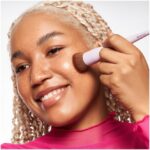 Essence Buff Away Your Problems Makeup Buffer Brush - Image 2