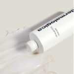 Dermalogica Ultra Calming Soothing Cleanser 250ml - Image 5