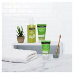 Neutrogena Oil Balancing Daily Exfoliator 150ml - Image 3