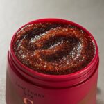 Sanctuary Spa Coffee & Ruby Oud Natural Oils Coffee Scrub 300ml - Image 4