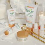 Simple Protect n Glow Express Glow Facial Wash 150ml - Image 2