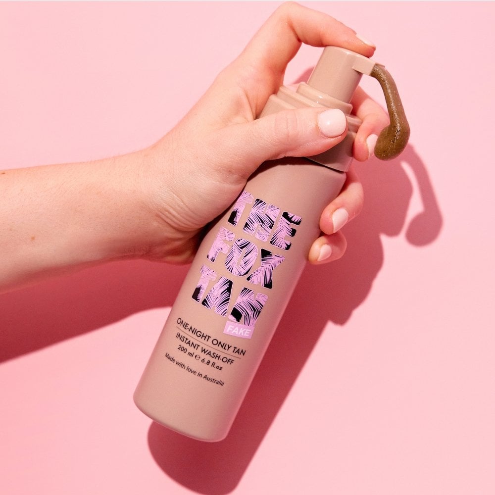 the-fox-tan-one-night-only-instant-wash-off-self-tan-200ml-p32136-89740_image.jpg The Fox Tan One Night Only Instant Wash-Off Self Tan 200ml - Image 1