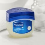 Vaseline Original Petroleum Jelly Skin Protectant 250ml - Image 2