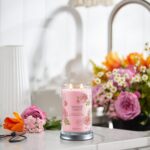 Yankee Candle Fresh Cut Roses Large Signature Tumbler Jar Candle - Image 3